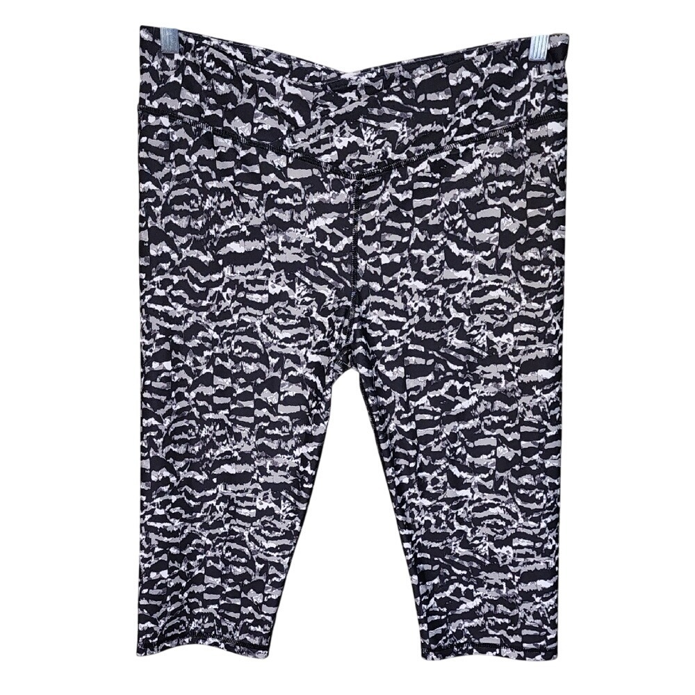 Fabletics Cross Waist Capris‎ Size XL